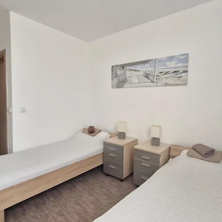 Apartament Banjica 202 *
